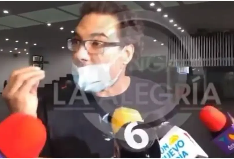 Eduardo Y&aacute;&ntilde;ez explota contra reportero de Venga la Alegr&iacute;a y lo empuja