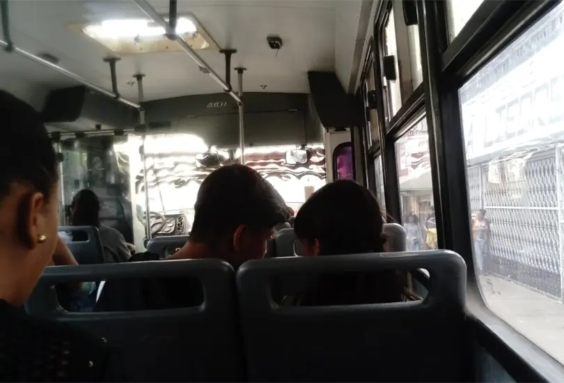 Frustra asalto tras exhibir con transmisi&oacute;n en vivo a los ladrones 