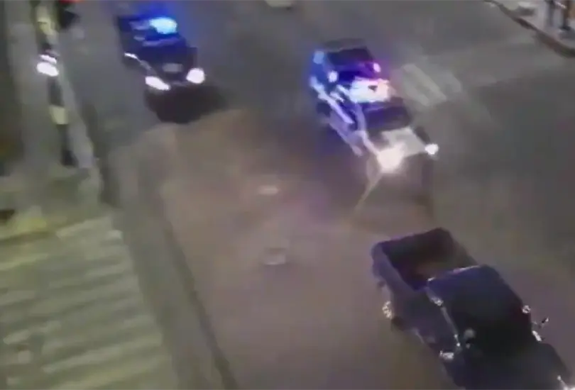 Policías de Valle de Chalco secuestran a joven y piden 10 mil pesos para liberarlo Policías de Valle de Chalco secuestran a joven y piden 10 mil pesos para liberarlo