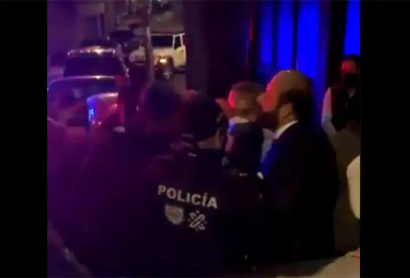 Exhiben a #LordMisZapatos, funcionario que hac&iacute;a multitudinaria fiesta en CDMX