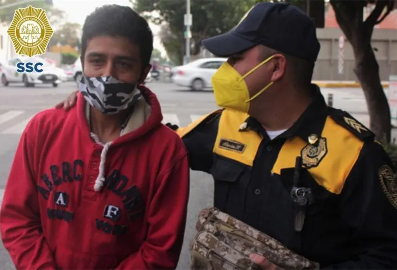 Polic&iacute;a devuelve 30 mil pesos a persona que compar&iacute;a ox&iacute;geno