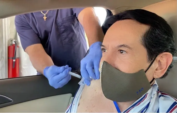 Pepillo Origel se defiende tras recibir vacuna contra Covid-19 Pepillo Origel se defiende tras recibir vacuna contra Covid-19