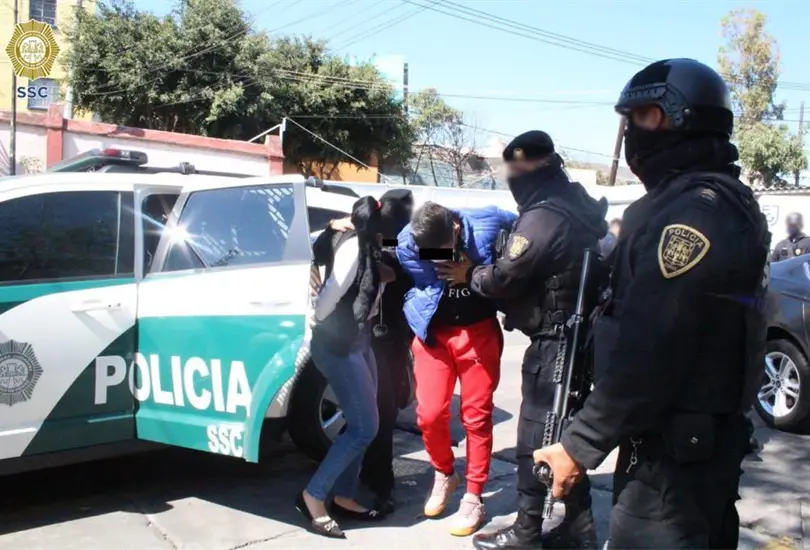 Simulaban vender sanitizantes para secuestrar personas; detienen a dos Simulaban vender sanitizantes para secuestrar personas; detienen a dos