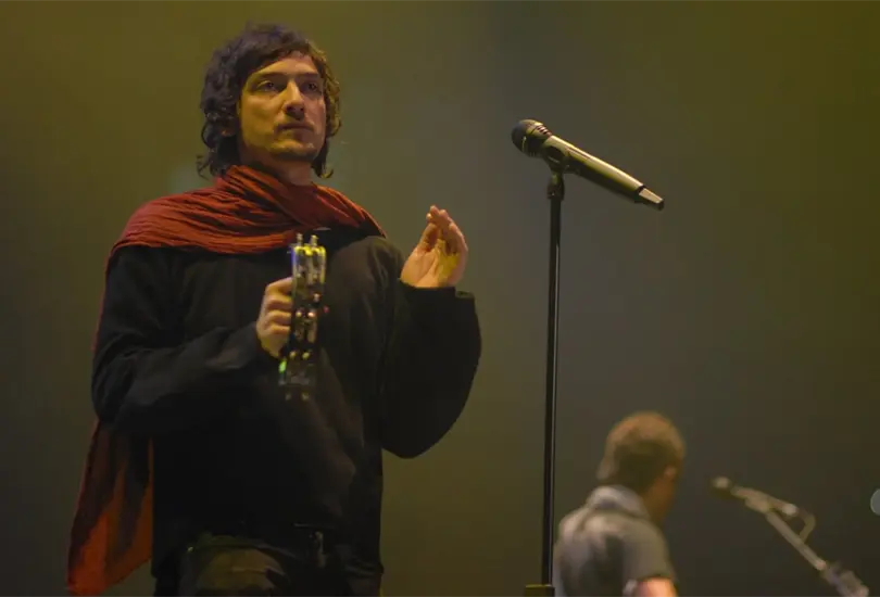León Larregui pide en Twitter no vacunarse y después cierra cuenta León Larregui pide en Twitter no vacunarse y después cierra cuenta