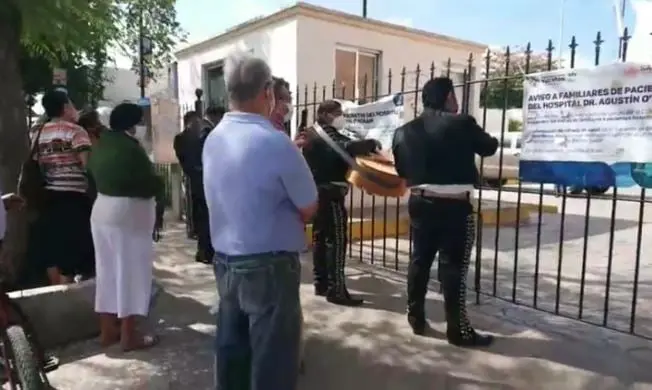 Muere enfermera a la que le llevaron serenata, estaba internada por Covid-19