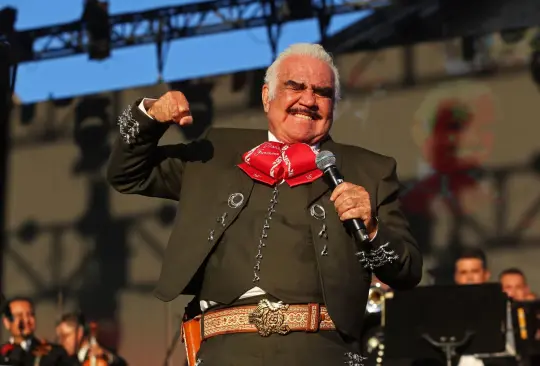 Joven acosada por Vicente Fernández responde a disculpas del cantante