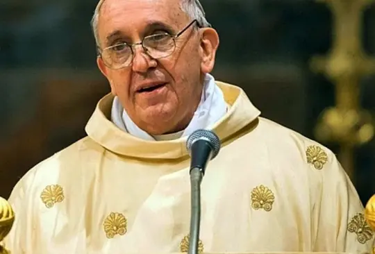 Papa Francisco lanza critica contra quienes viajan pese a pandemia