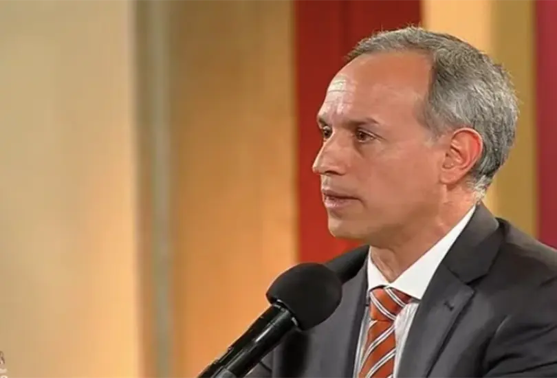 Gatell responde a la pol&eacute;mica tras ser captado en playas de Oaxaca