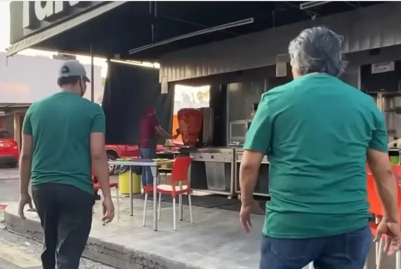 Hicieron su propia versión de 'Luz verde, luz roja' (FB: Takesabroso)
