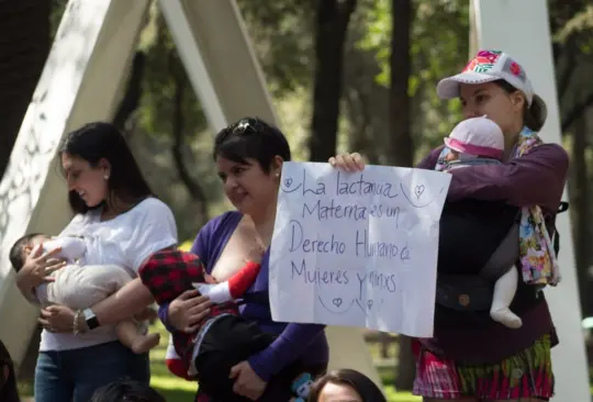 Senado aprueba que mujeres puedan amamantar en espacios públicos sin restricciones Senado aprueba que mujeres puedan amamantar en espacios públicos sin restricciones