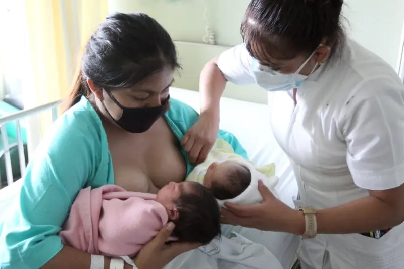 La lactancia beneficia la salud de los infantes (@Tu_IMSS)