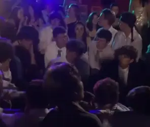 Estudiantes de EU abuchean a mexicanas y les impiden bailar Payaso del rodeo