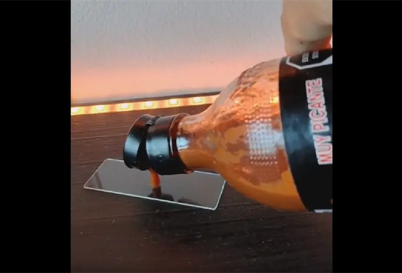 Tiktoker pone bajo el microscopio la salsa Valentina y reveló sus hallazgos Tiktoker pone bajo el microscopio la salsa Valentina y reveló sus hallazgos