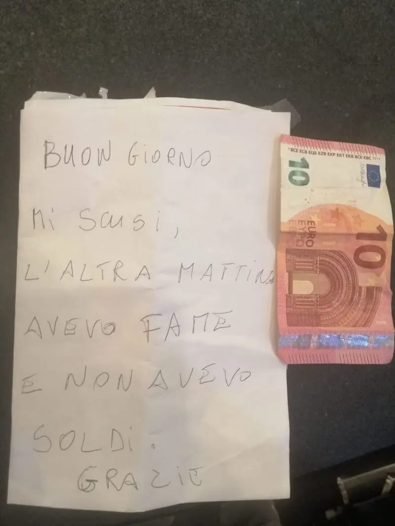 La carta y el dinero por el sujeto que robó los panes (FB: Alibabar 2.0)