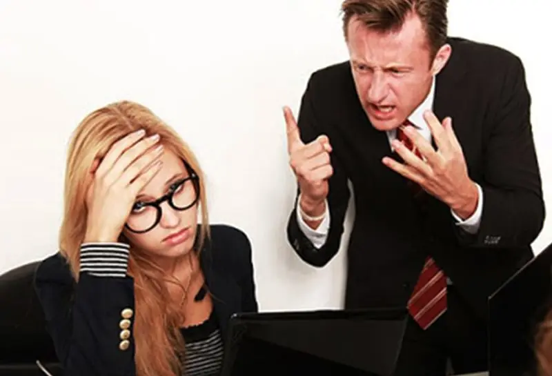 El mobbing afecta la salud mental de los empleados (dgcs.unam)