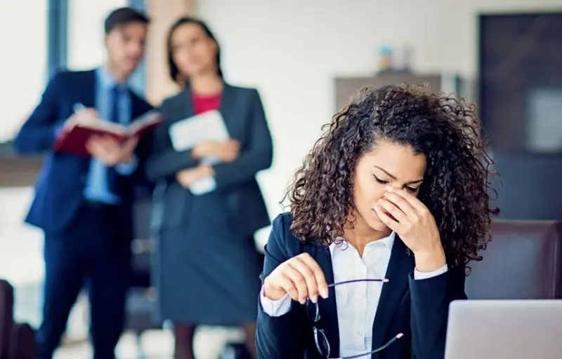 Las personas que sufren mobbing suelen padecer episodios de depresión (spspsicologia.com)