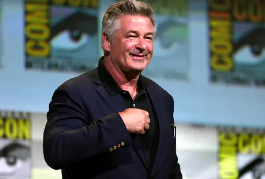 Alec Baldwin rompe el silencio tras matar accidentalmente a una mujer durante un rodaje