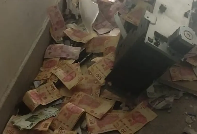 Ladrones explotan cajero de Banco Azteca en el Edomex y polic&iacute;as frustran asalto
