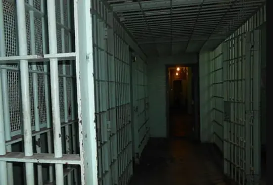 Hombre implora a autoridades llevarlo a la cárcel con tal de no vivir con su esposa Hombre implora a autoridades llevarlo a la cárcel con tal de no vivir con su esposa