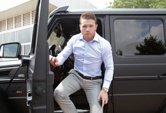 El Canelo reveló que en sus inicios no tenía ni para los pañales de su hija