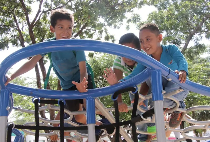 Congreso de Oaxaca prohíbe dar chanclazos o cinturonazos a los niños Congreso de Oaxaca prohíbe dar chanclazos o cinturonazos a los niños