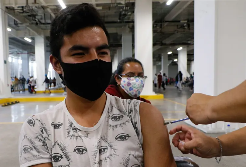 Anuncian vacunaci&oacute;n COVID a j&oacute;venes de 15 a 17 a&ntilde;os en todo el pa&iacute;s 