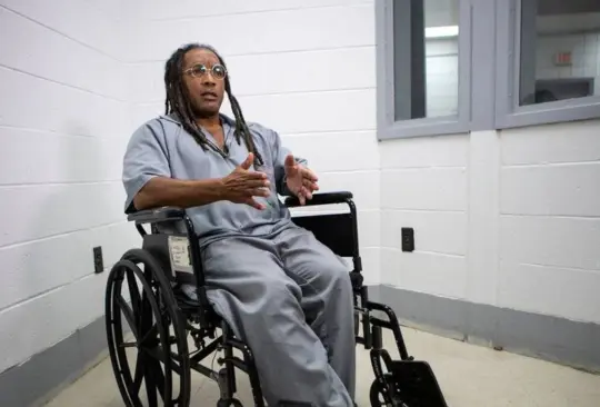 Liberan a afroestadounidense que pasó 43 años preso por error Liberan a afroestadounidense que pasó 43 años preso por error