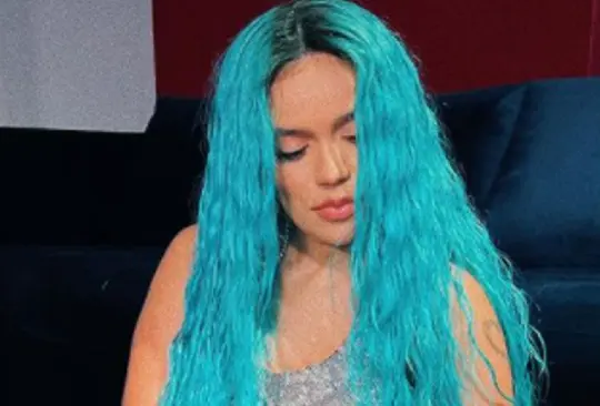 Karol G cae en pleno concierto y fans ponen en evidencia uso de playback Karol G cae en pleno concierto y fans ponen en evidencia uso de playback