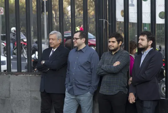 ¿A qué se dedican los hijos de AMLO?