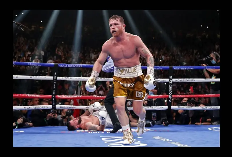Canelo Álvarez noquea a Caleb Plant y conquista los cuatro títulos de su división Canelo Álvarez noquea a Caleb Plant y conquista los cuatro títulos de su división