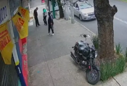 La mancha de mostaza: pareja exhibe forma de asalto en la CDMX