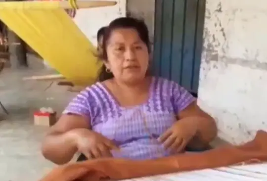 Ni en NY me trataron como aquí, artesana denuncia que SAT la retuvo para cobrarle impuestos Ni en NY me trataron como aquí, artesana denuncia que SAT la retuvo para cobrarle impuestos