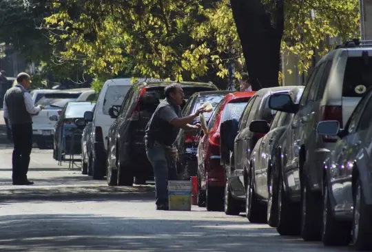 Consideras estacionarte frente a la salida de un auto un ratito, piénsalo dos veces Consideras estacionarte frente a la salida de un auto un ratito, piénsalo dos veces