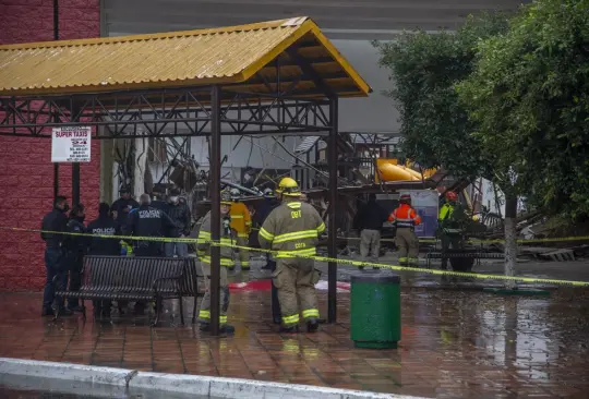 Colapsa techo de la Plaza Otay en Tijuana; reportan un muerto y cinco lesionados