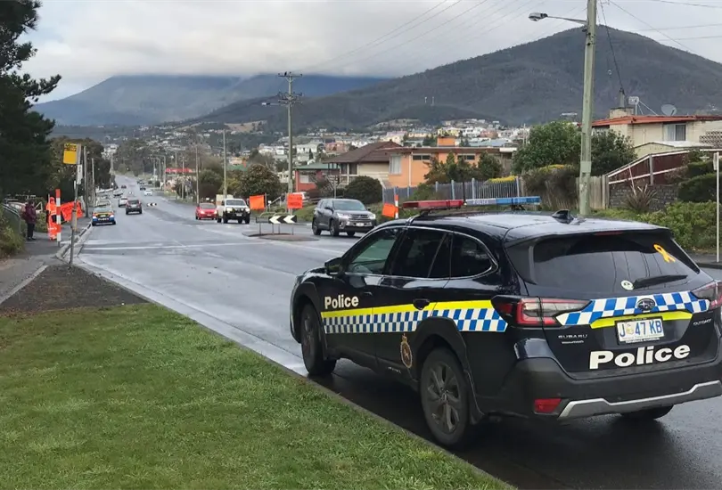Mueren 5 ni&ntilde;os despu&eacute;s de que fuerte viento elevara castillo inflable; cayeron 10 metros