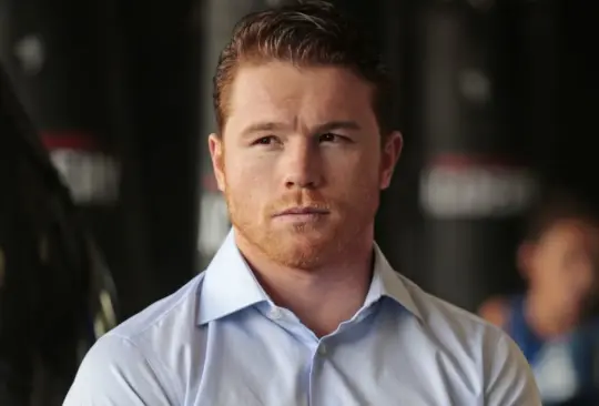 Canelo Álvarez visita taquería en Jalisco y paga la cuenta de todos los comensales 