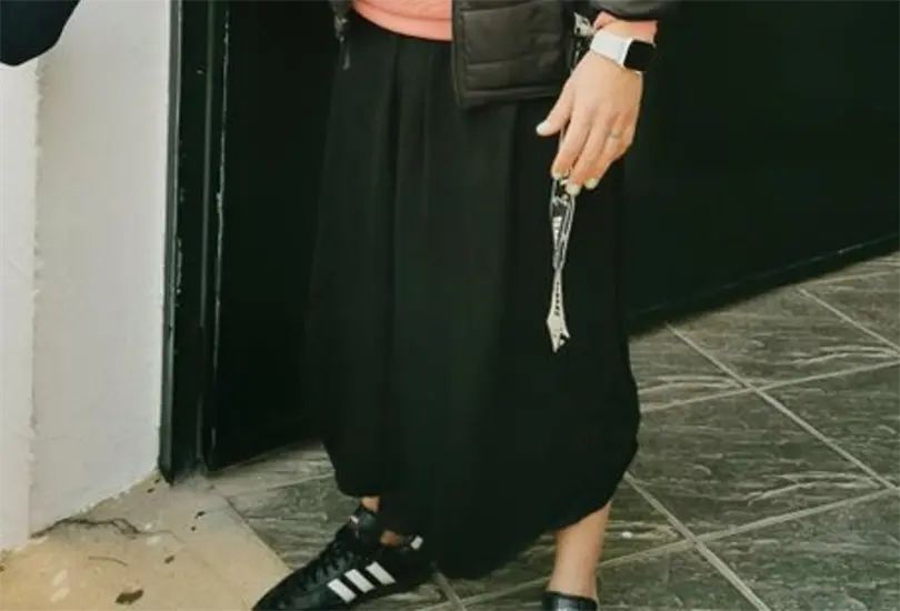 Profesores se pintan las u&ntilde;as y usan falda para apoyar a estudiante transg&eacute;nero 