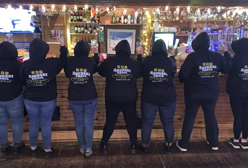 Viral: Cada año dueña de restaurante gasta 200 mil pesos para llevar a sus empleados de vacaciones Viral: Cada año dueña de restaurante gasta 200 mil pesos para llevar a sus empleados de vacaciones