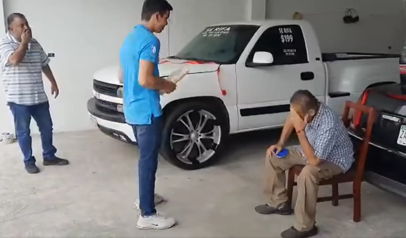 Facebook Melate Motors