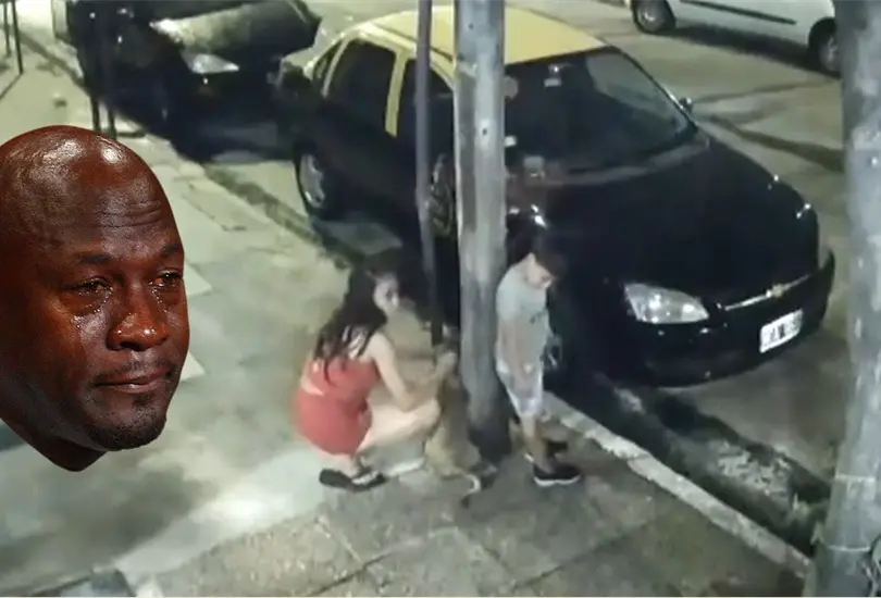 Mujer deja a su perro amarrado a un poste en plena Navidad y el video causa indignaci&oacute;n