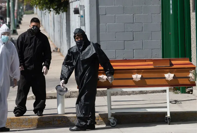 Mexicanos reclaman millones de pesos a China y la OMS por muertos de COVID-19 Mexicanos reclaman millones de pesos a China y la OMS por muertos de COVID-19