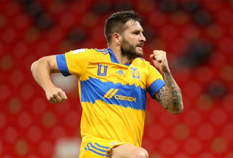 Captan en video a Gignac haciendo se&ntilde;al obscena a la afici&oacute;n de Le&oacute;n