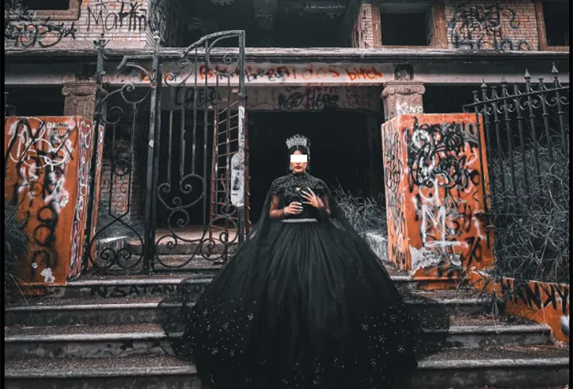 Quincea&ntilde;era se hace viral por sesi&oacute;n de fotos en la casa narcosat&aacute;nica en Tamaulipas