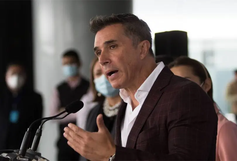 Sergio Mayer asegura que no demandar&aacute; a Anabel Hern&aacute;ndez, pero acusa que fuentes no son fidedignas