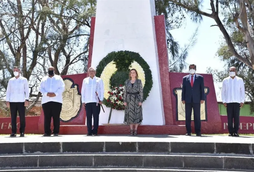 Héctor Astudillo y AMLO rinden homenaje a Vicente Guerrero en su 190 aniversario luctuoso Héctor Astudillo y AMLO rinden homenaje a Vicente Guerrero en su 190 aniversario luctuoso