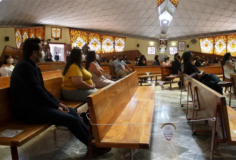 No hay que usar a Dios como amuleto: Iglesia critica a sacerdote anticubrebocas