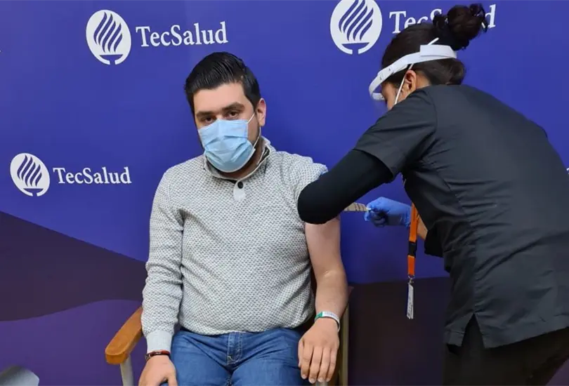 Aplican vacuna alemana contra el COVID-19 a mexicanos en ensayo cl&iacute;nico