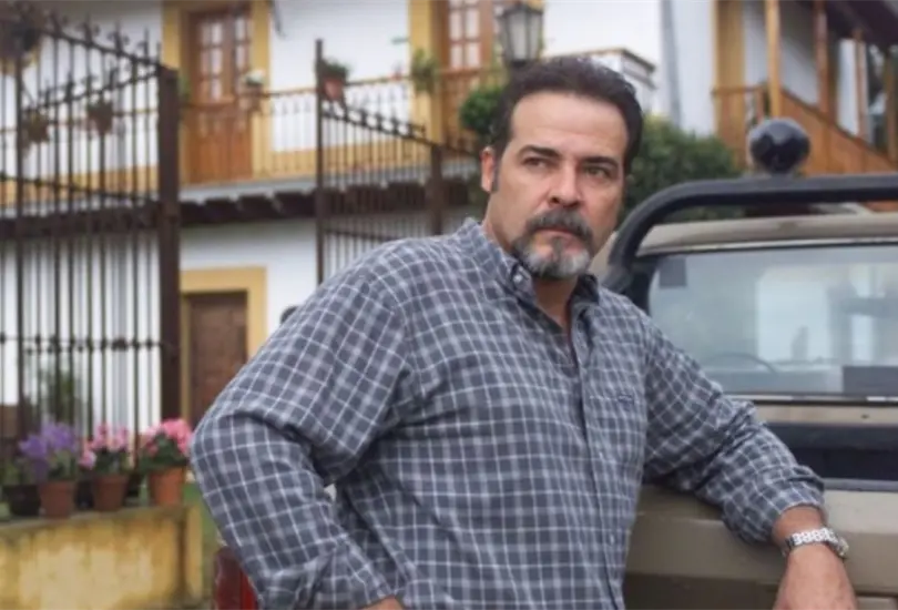 Antivacunas tienen un serio nivel de ignorancia, afirma el actor C&eacute;sar &Eacute;vora 