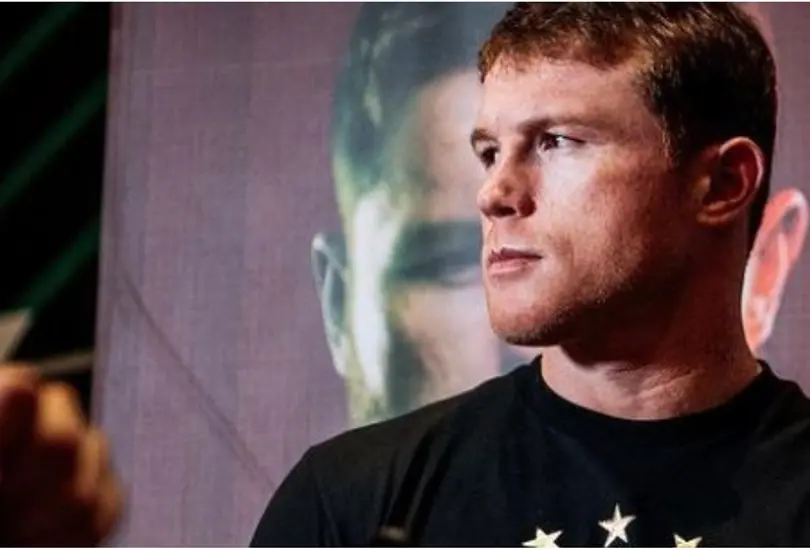 Canelo &Aacute;lvarez presume nuevo Ferrari,  uno de los autos m&aacute;s exclusivos del mundo
