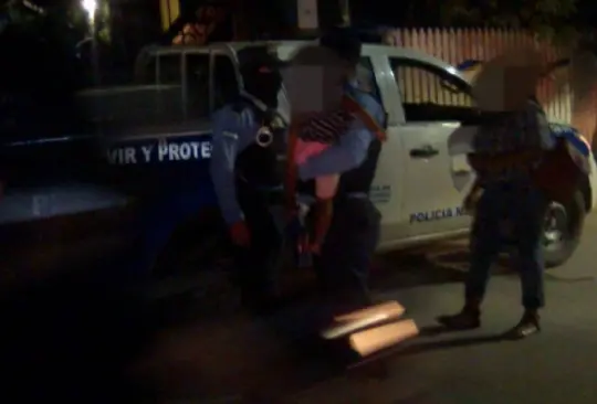 Mujer amenaza con matar a sus hijos si su pareja no regresa con ella Mujer amenaza con matar a sus hijos si su pareja no regresa con ella